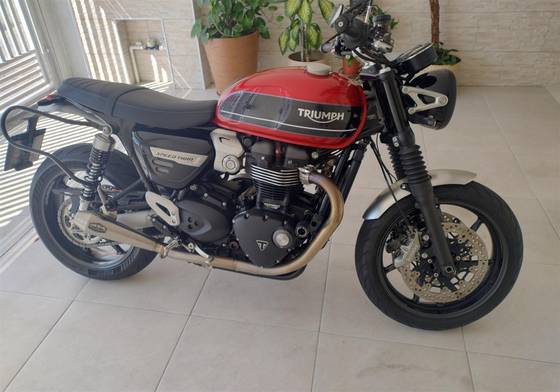 TRIUMPH SPEED TWIN 